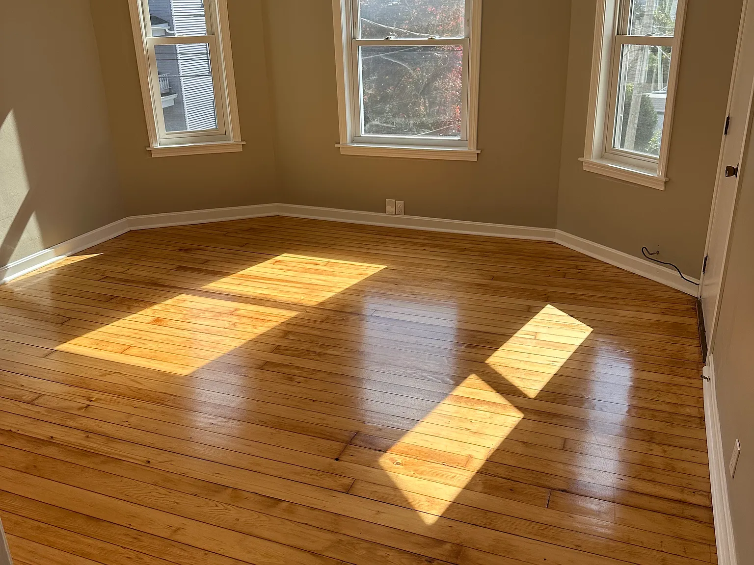 3 bed, 1197 sqft, $1,800 — Photo 3