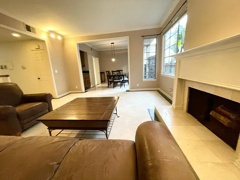 10308 Almayo Ave #5 — Photo 2