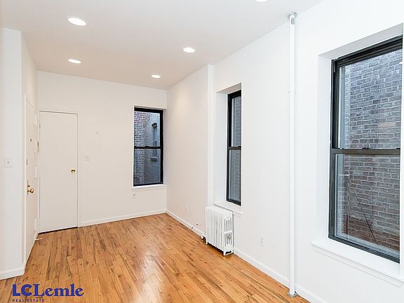 3rd image of 7 Jones St APT 19