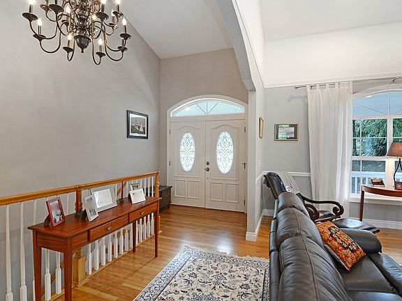 4th image of 5661 Troon Ave SW