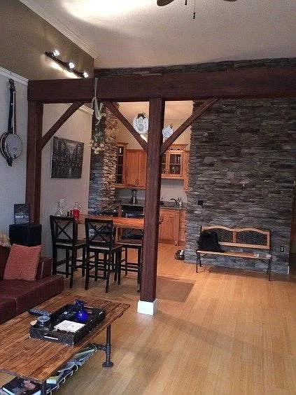 Livingroom into Kitchen