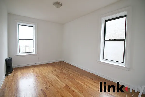 Rented by Link NY Realty | media 22