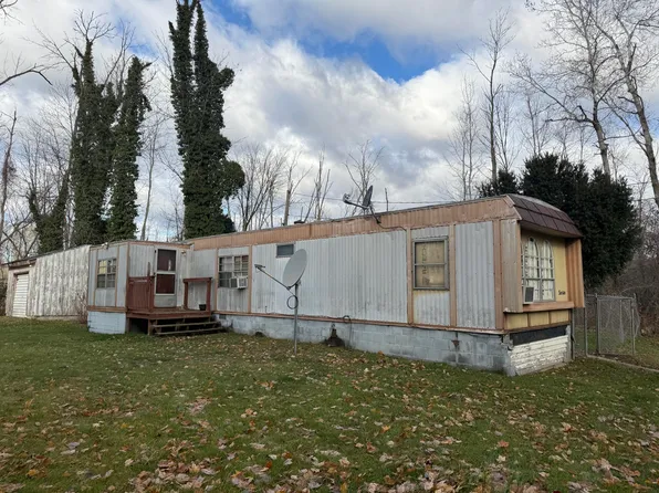 393 W Lever Rd, Hart, MI 49420