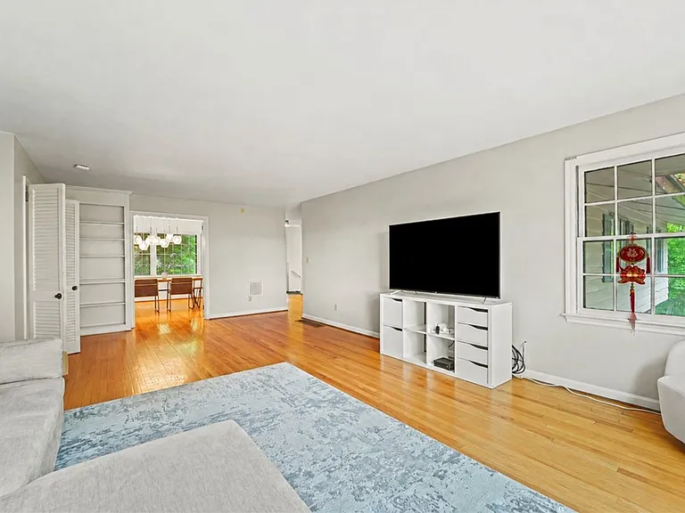 102 Corson Pl — Photo 22