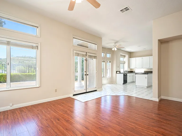 11718 Windcrest Ln — Photo 17
