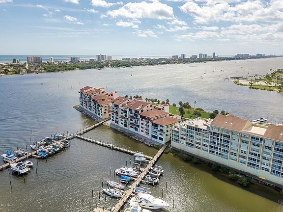 3rd image of 633 Marina Point Dr #6330