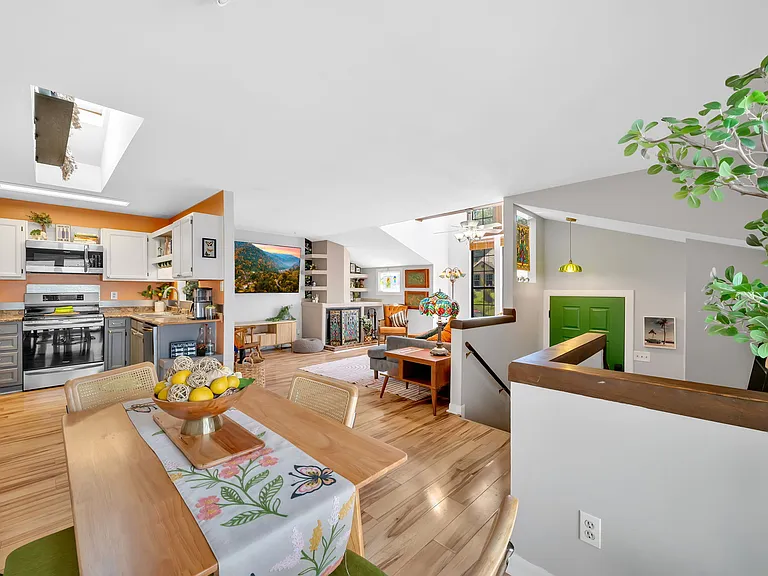 7645 Chatham Cir — Photo 13