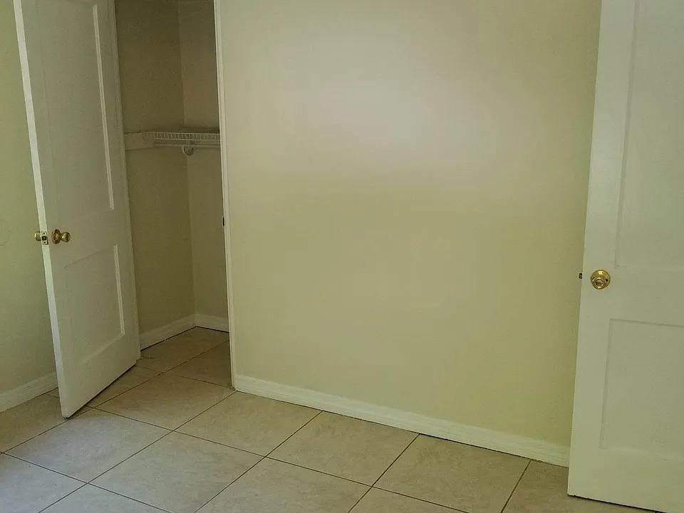 Apt 2 bedroom 2