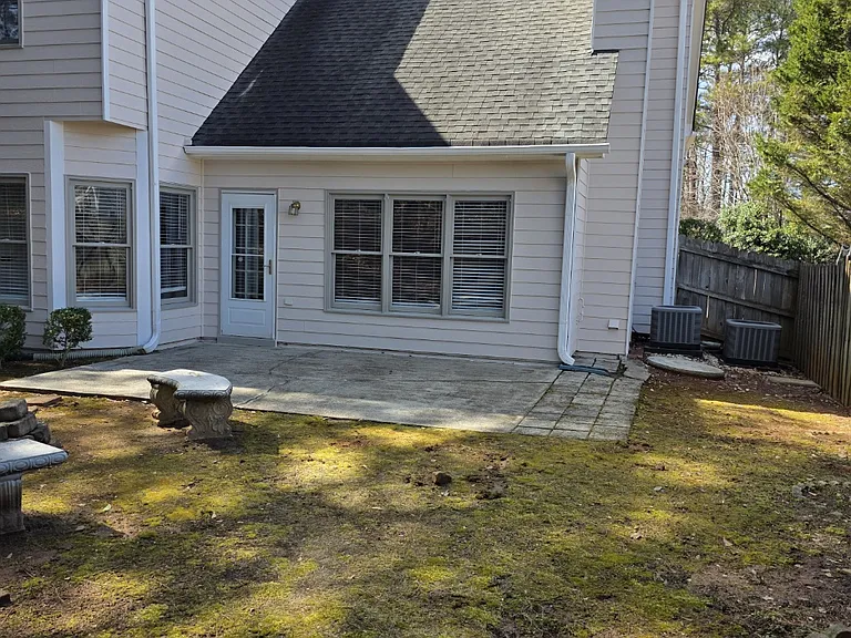100 Silver Water Ct — Photo 37