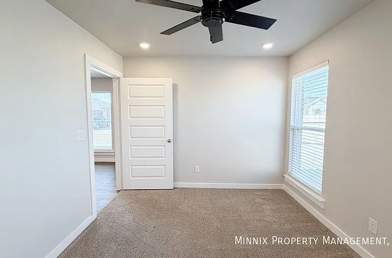 14501 Avenue R — Photo 10