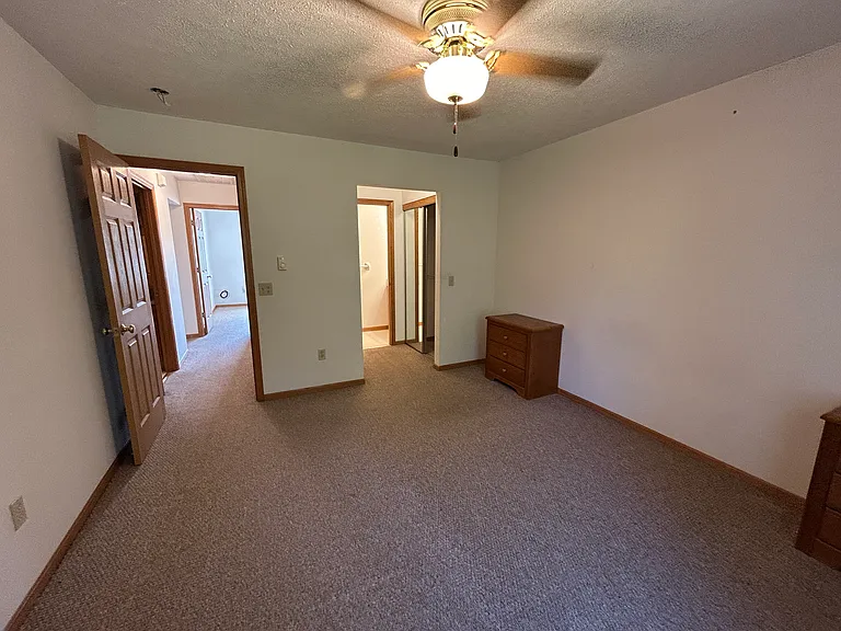 Main bedroom, just cleaned berber carpet