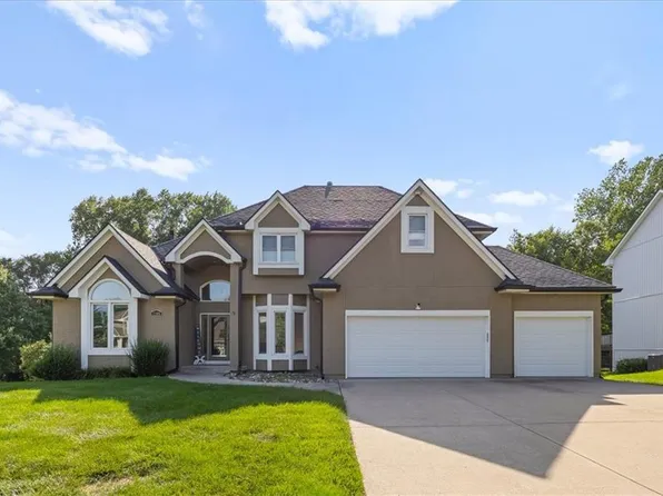 1308 SW Surrey Trce, Lees Summit, MO 64081