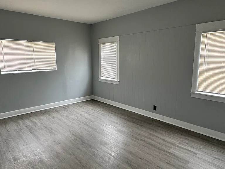 429 W Cowles St — Photo 7