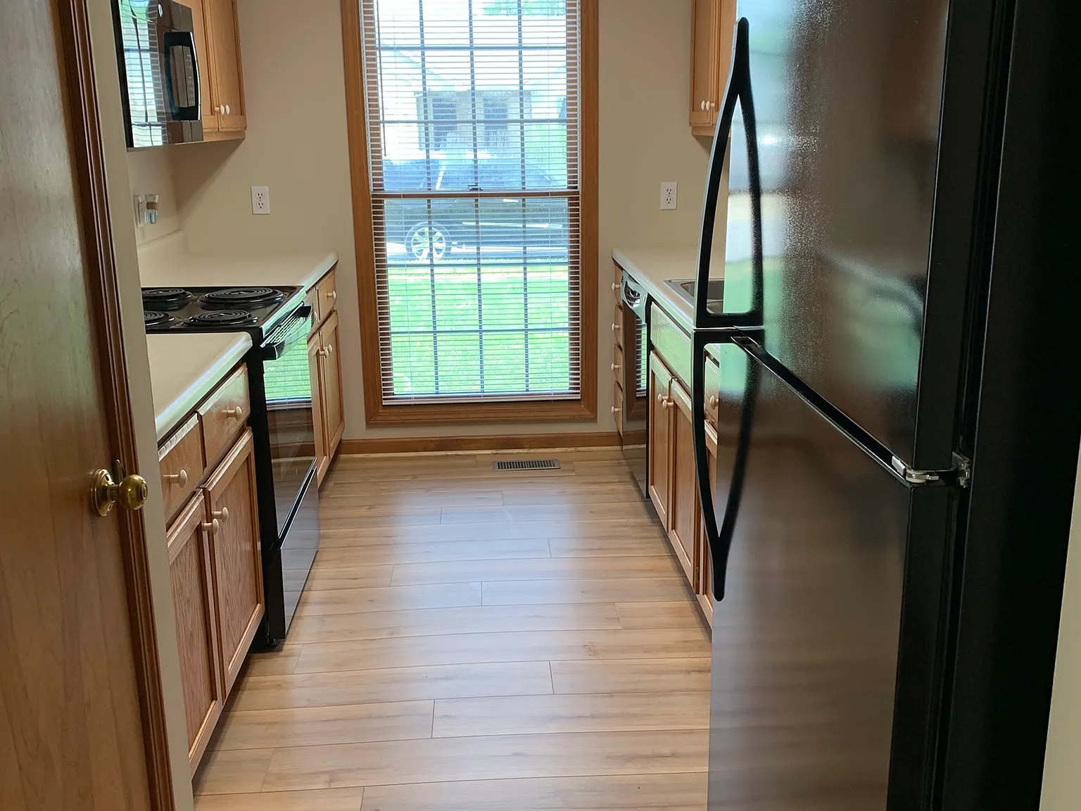 2 bed, 1100 sqft, $1,500 — Photo 3