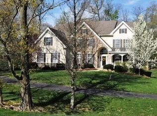 101 Fernwood Dr, Avondale, PA 19311