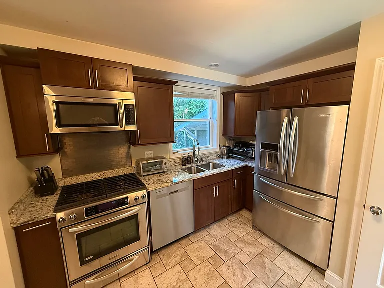 6704 N Central Park Ave — Photo 5