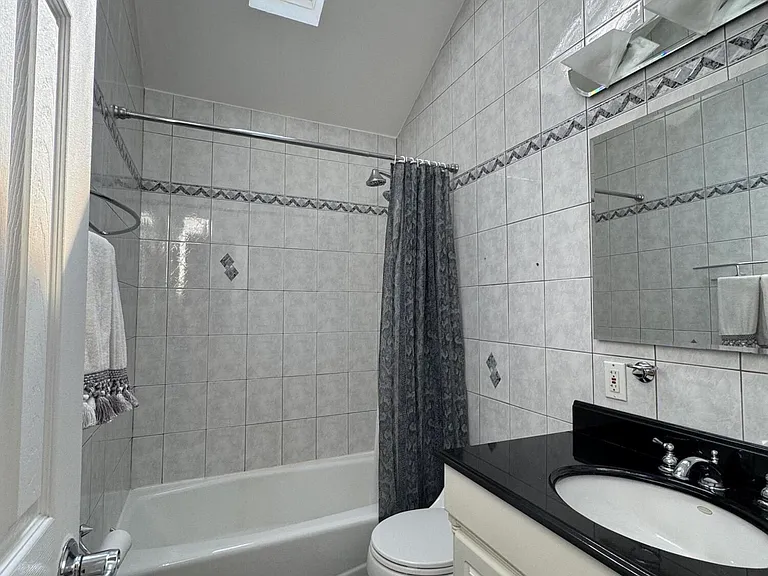 35 Dierauf St — Photo 9