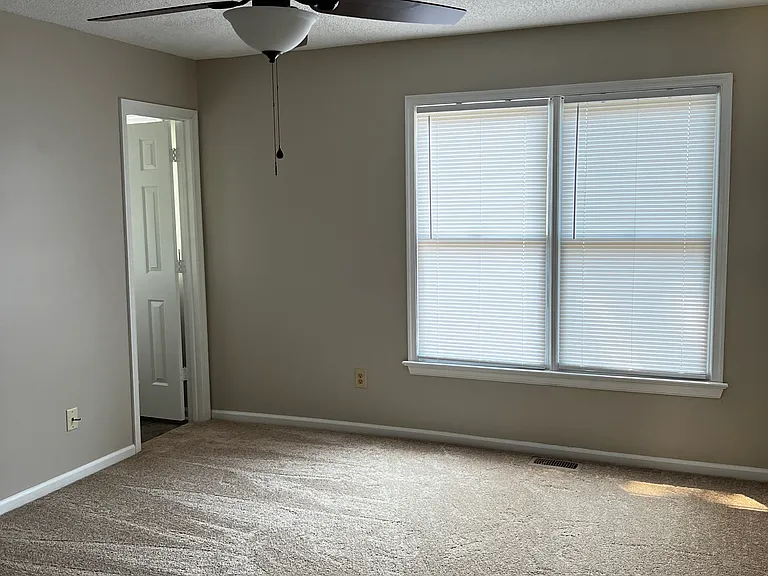 103 Hearthstone — Photo 2