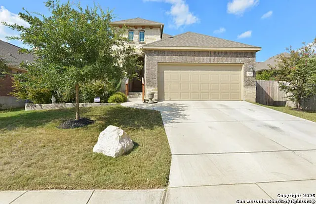 3 bed, 2.0 bath, 1843 sqft, $2,700 — Photo 2