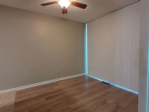 4th image of 6010 Forest View Rd APT 1B