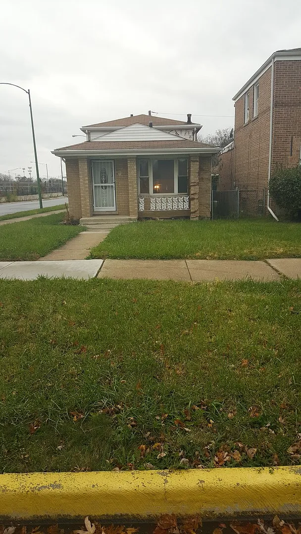 9824 S Normal Ave photo 1