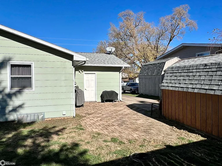 916 W Howard St — Photo 19