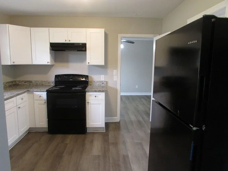 613 S Lafayette Dr — Photo 3