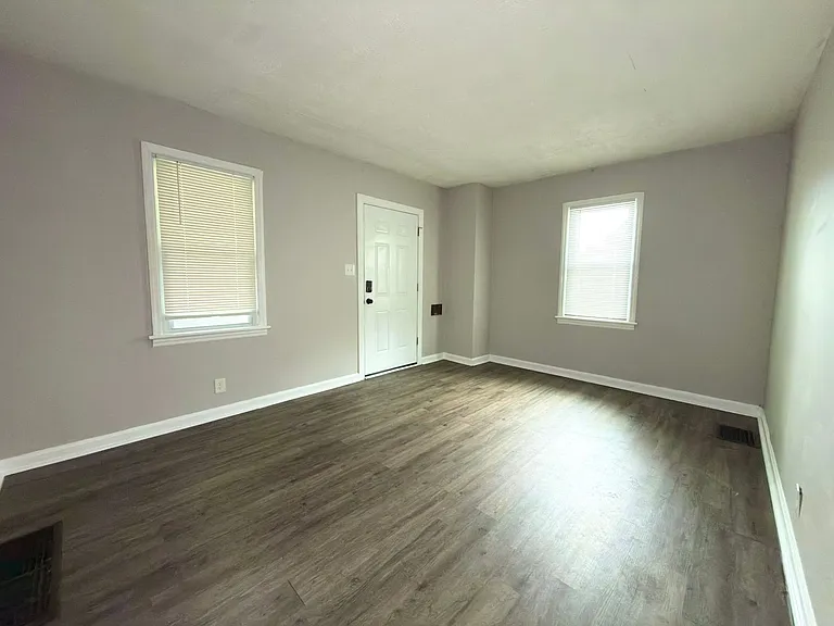 1708 Hunt Rd — Photo 3