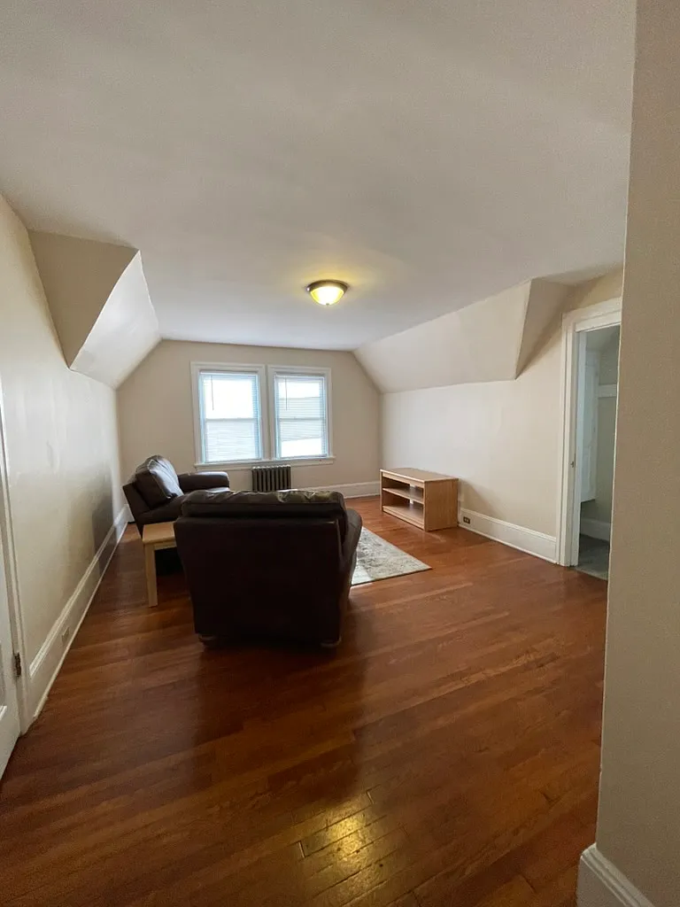 1051 West 4th Street - 1 Bedroom Units - 3E — Photo 3