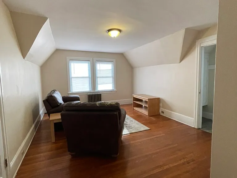1051 W 4th St #3E — Photo 3