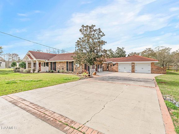 3rd image of 1907 Teche Dr