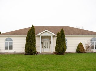6233 Baer Rd, Sanborn, NY 14132