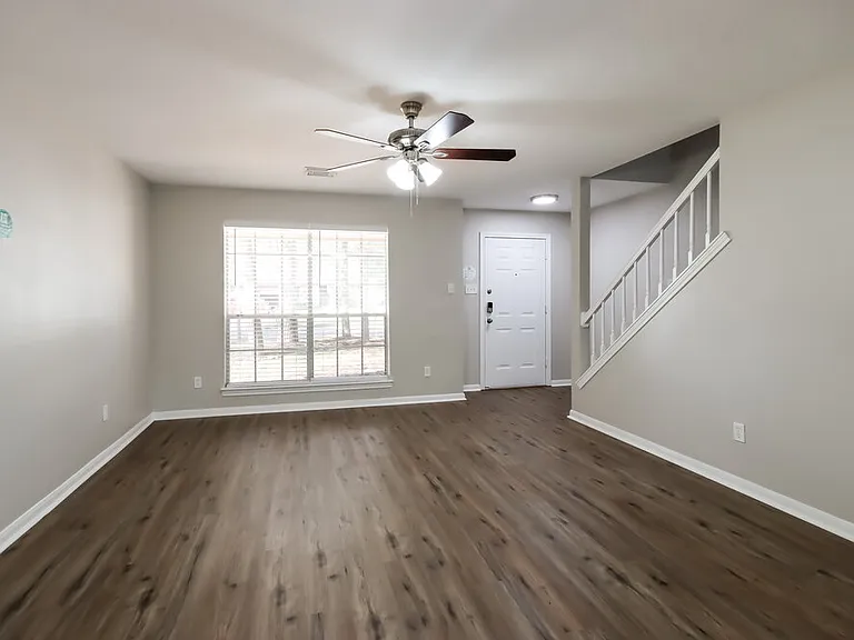 4010 Hunnington Dr — Photo 4