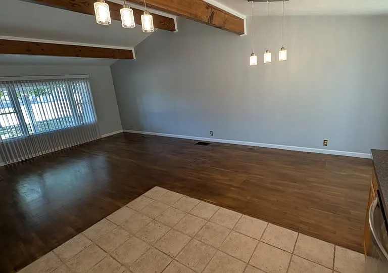 5375 Seymour Rd — Photo 5