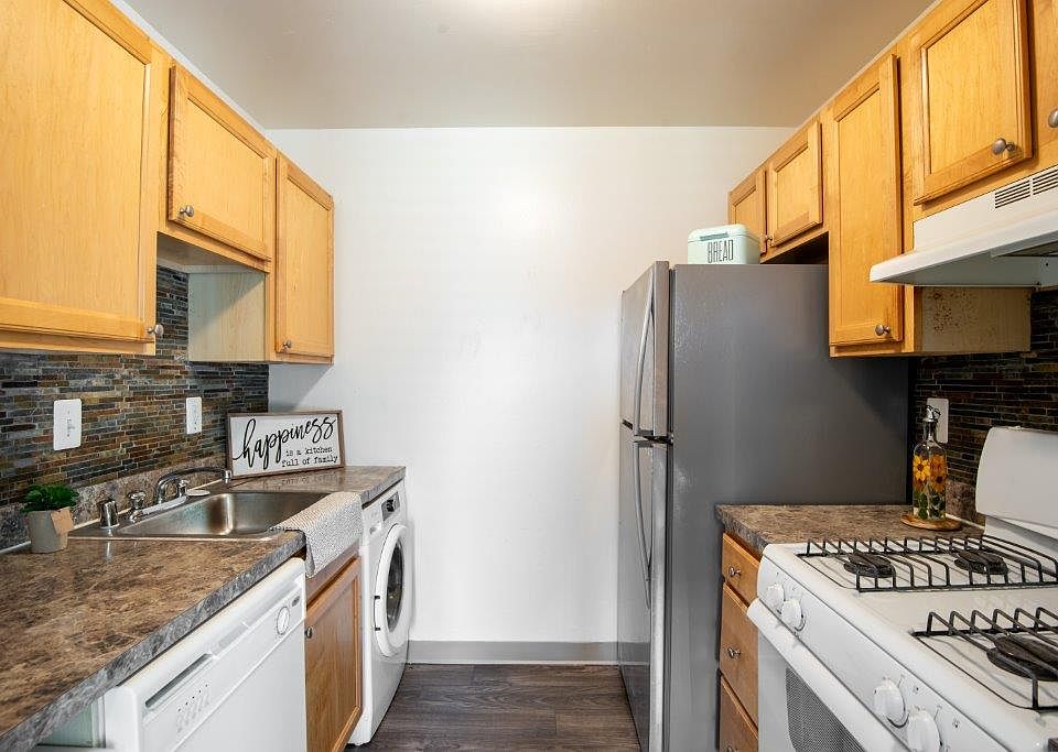 Briarwood Place Apartment Homes 8800 Hunting Ln Laurel MD Zillow