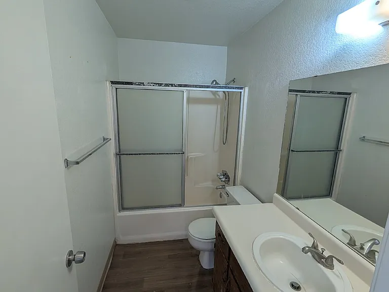 1409 Tomah Ave #B — Photo 5