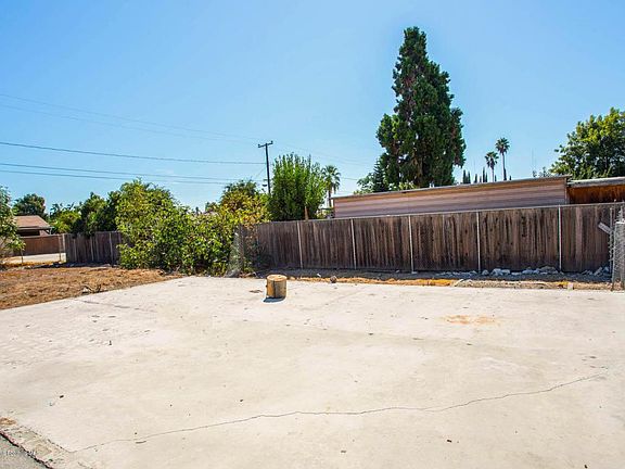 3rd image of 2352 California Ave Lot South