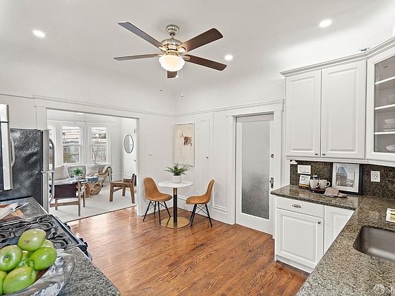 4th image of 1385 Hampshire St #A