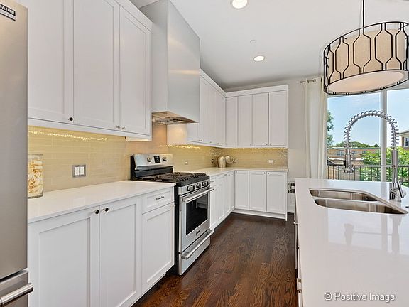 4th image of 7771 Van Buren St #9