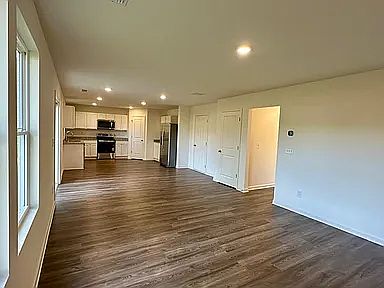 2nd image of 455 Grand Magnolia St