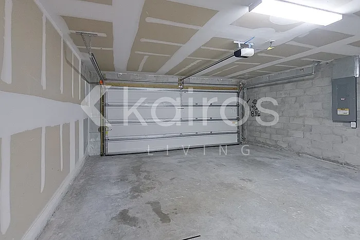 1010 Kaye St E — Photo 17