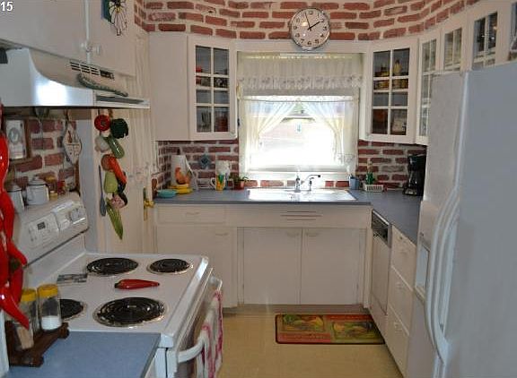 5th image of 3505 NE 60th St