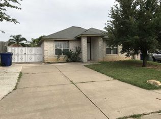 1915 Denmark Ln, Laredo, TX 78045