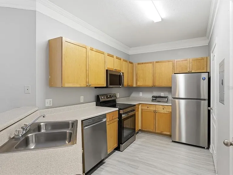 19921 Villa Ridge Dr #203 — Photo 4