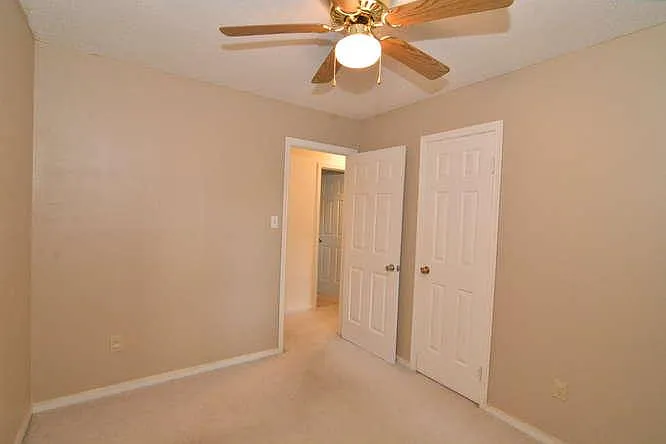 3 bed, 1132 sqft, $1,925 — Photo 2