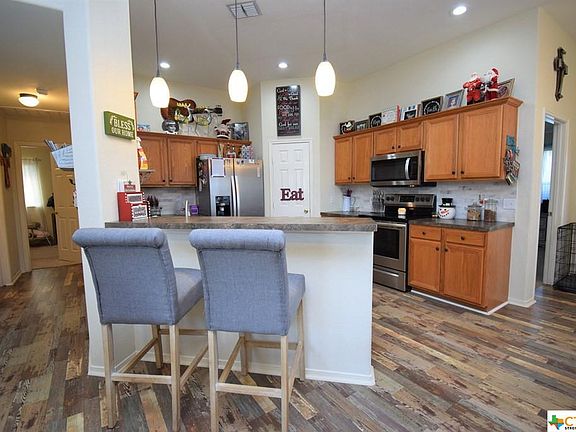 3rd image of 105 Belle Ct