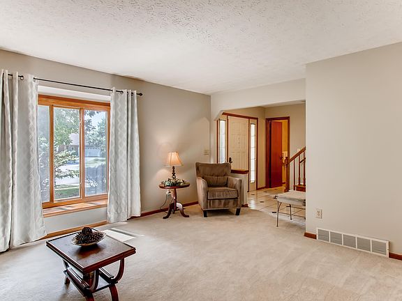 5th image of 10142 Chantry Pl NW