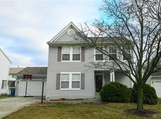 9888 Whispering Pine Dr, Tipp City, OH 45371