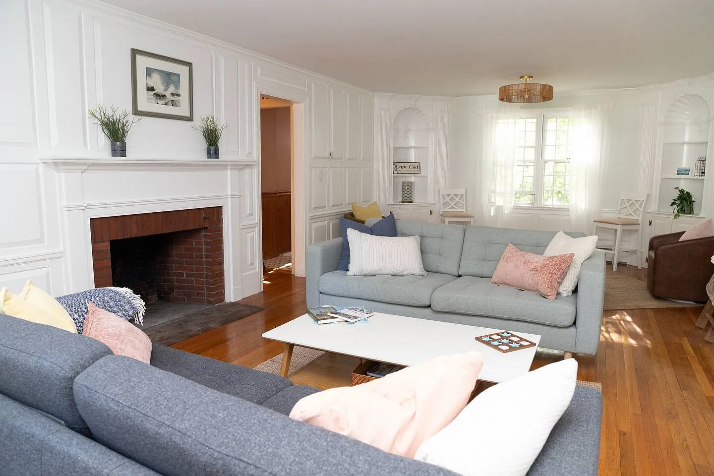 3 bed, 1.5 bath, 1729 sqft, $2,500 — Photo 2