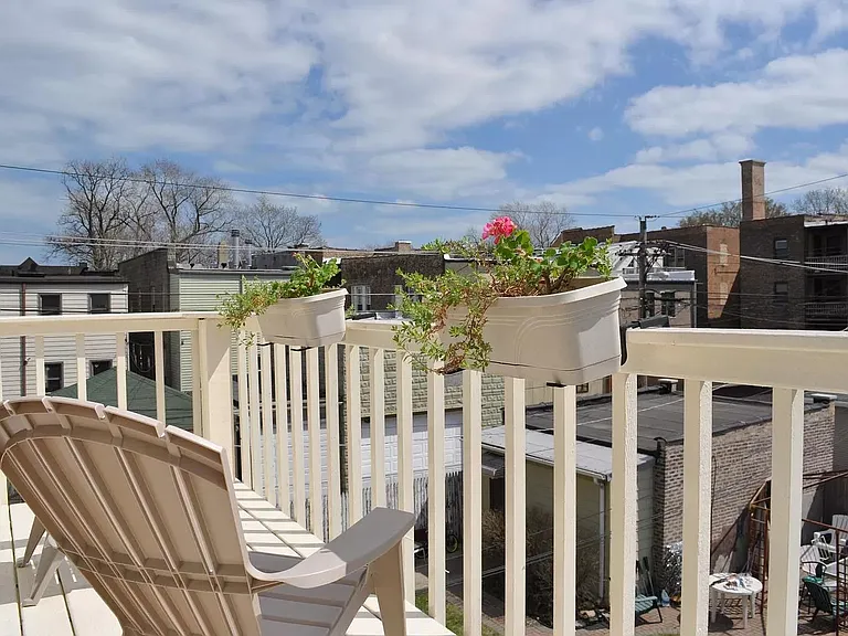 2319 W School St #3 — Photo 3